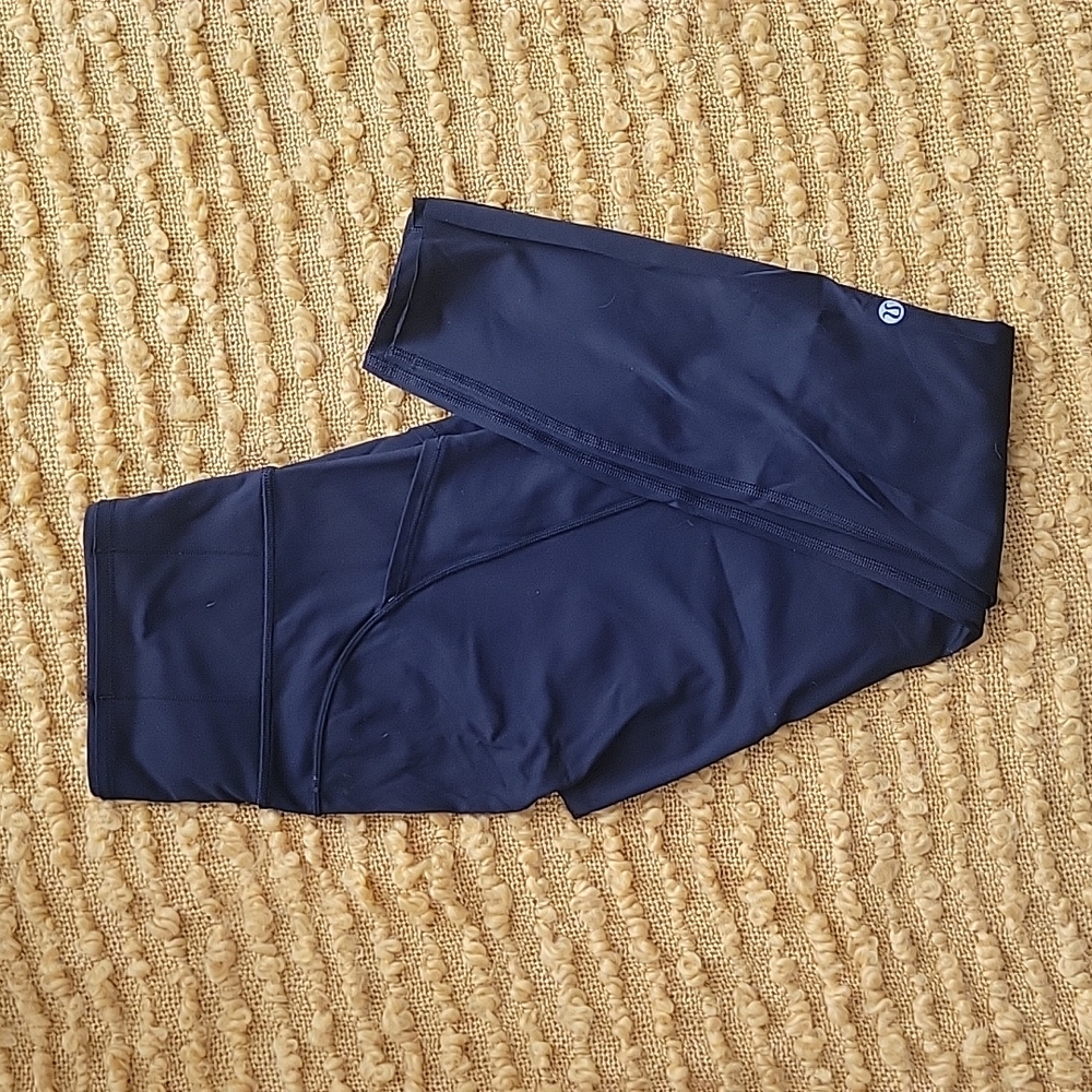 Lululemon cropped 23"